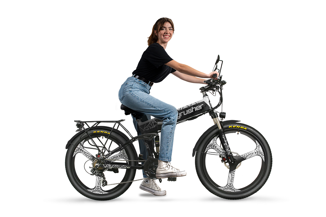 Person sitting alongside the XF770 マウンテン電動自転車