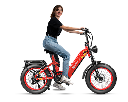Person sitting alongside the Oiva ステップスルー電動自転車