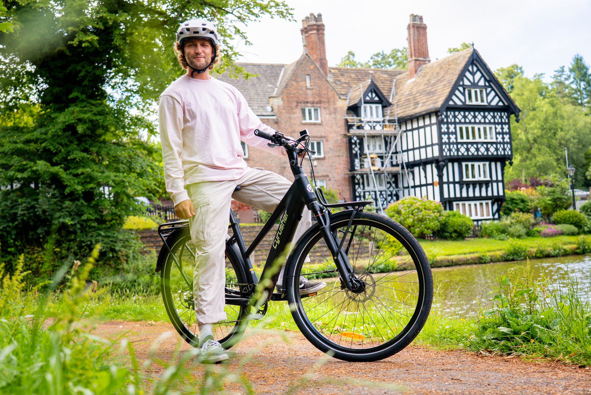 大学 割引 Cyrusher AsukaトレッキングeBike – 軽量電動ツーリングバイク 自転車本体